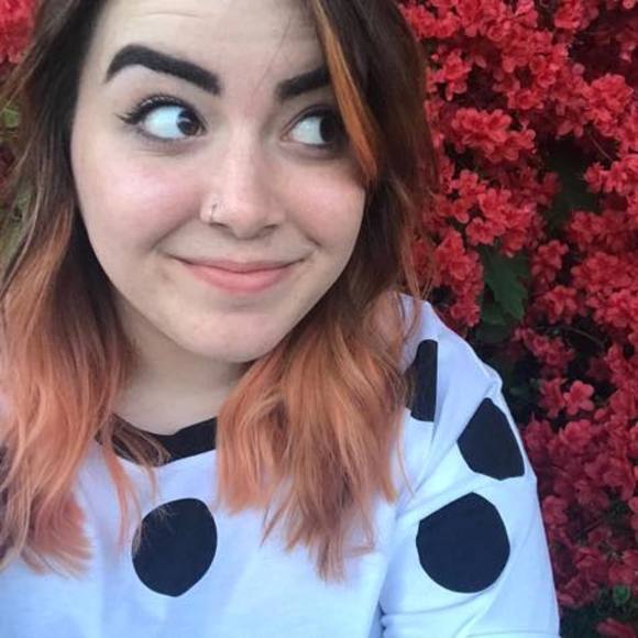 Meet your Posher, Julia - Picture 3 of 4